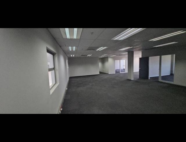 INDUSTRIAL PROPERTY TO RENT IN POMONA